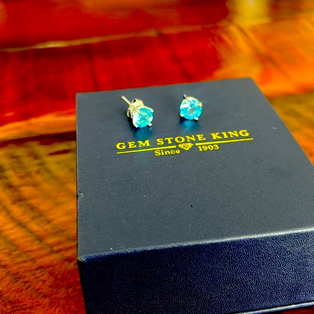 STUD EARRINGS - Picture 2 of 5